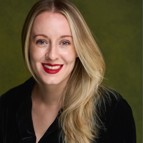 @emmabarbara.creative is off to the big smoke to shoot a short film! Well done Emma!! 🥳 #actor #shortfilmshoot #scottishactor #walesbased #onset