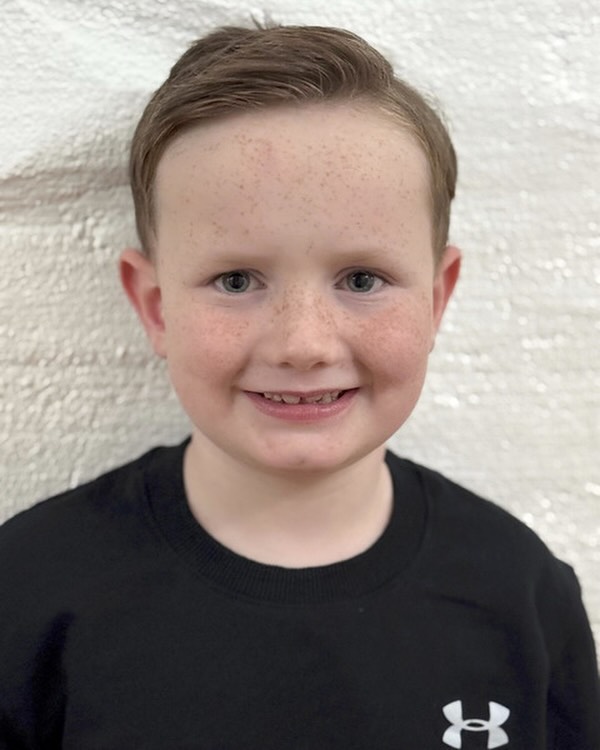 Gwern is back in the studio today for another radio commercial! Go smash it Gwern! #welshspeaker #childactor #voiceoverartist